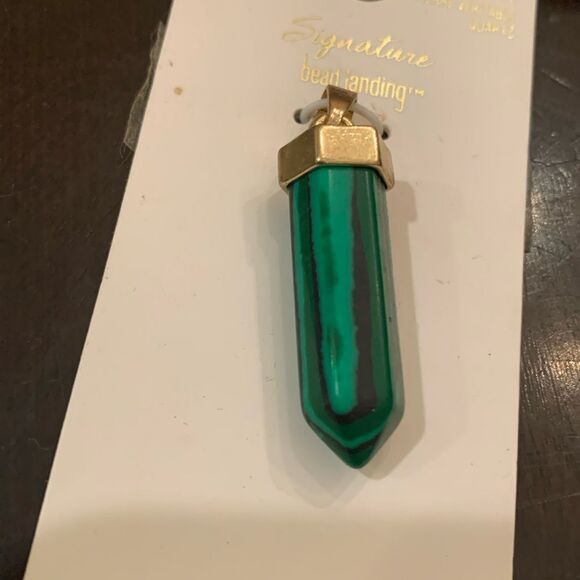 Green striped stone quartz pendant - Picture 3 of 3